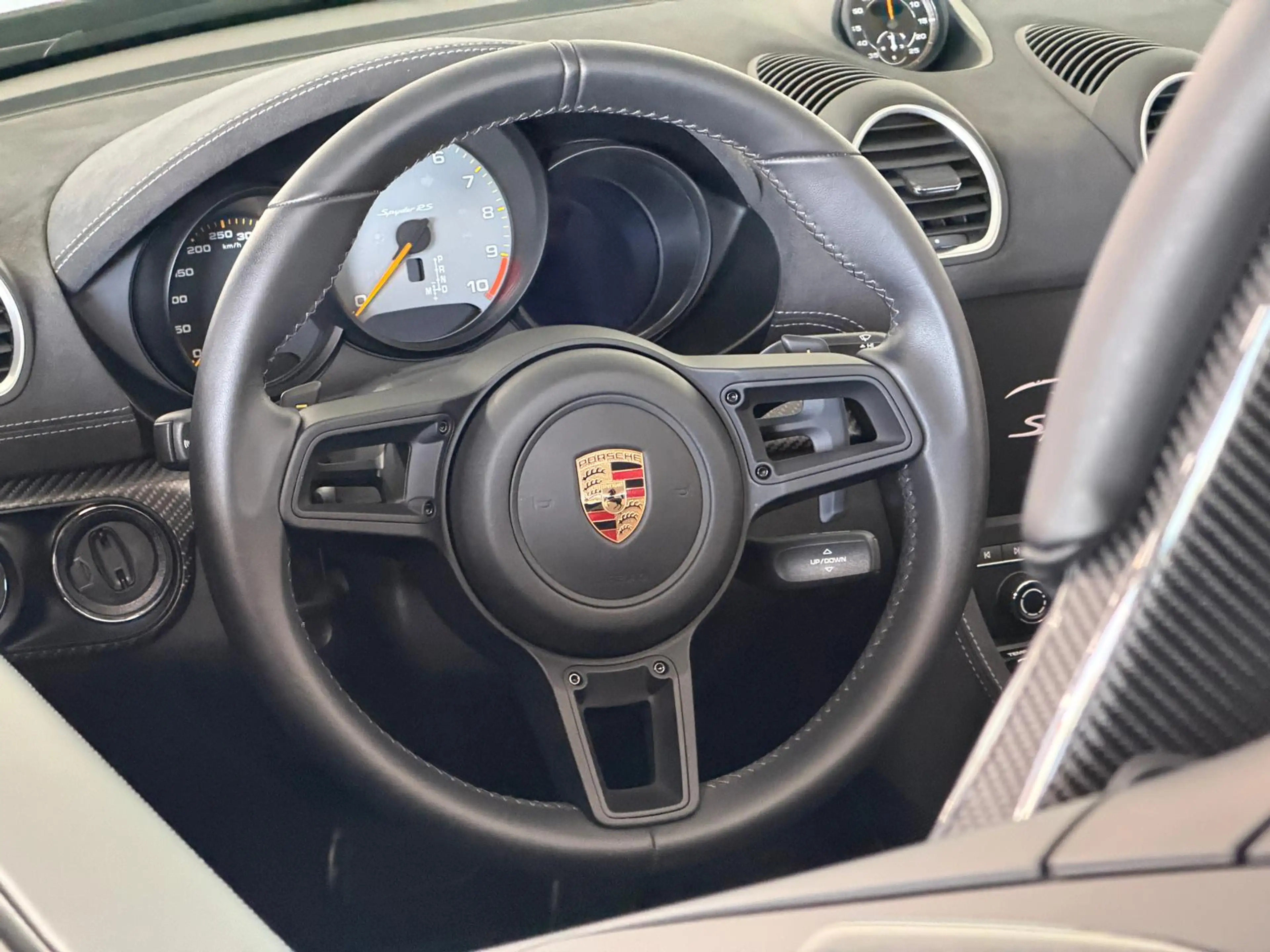 Porsche Boxster Spyder RS WEISSACH LIFT SCHALE BOSE — photo 15