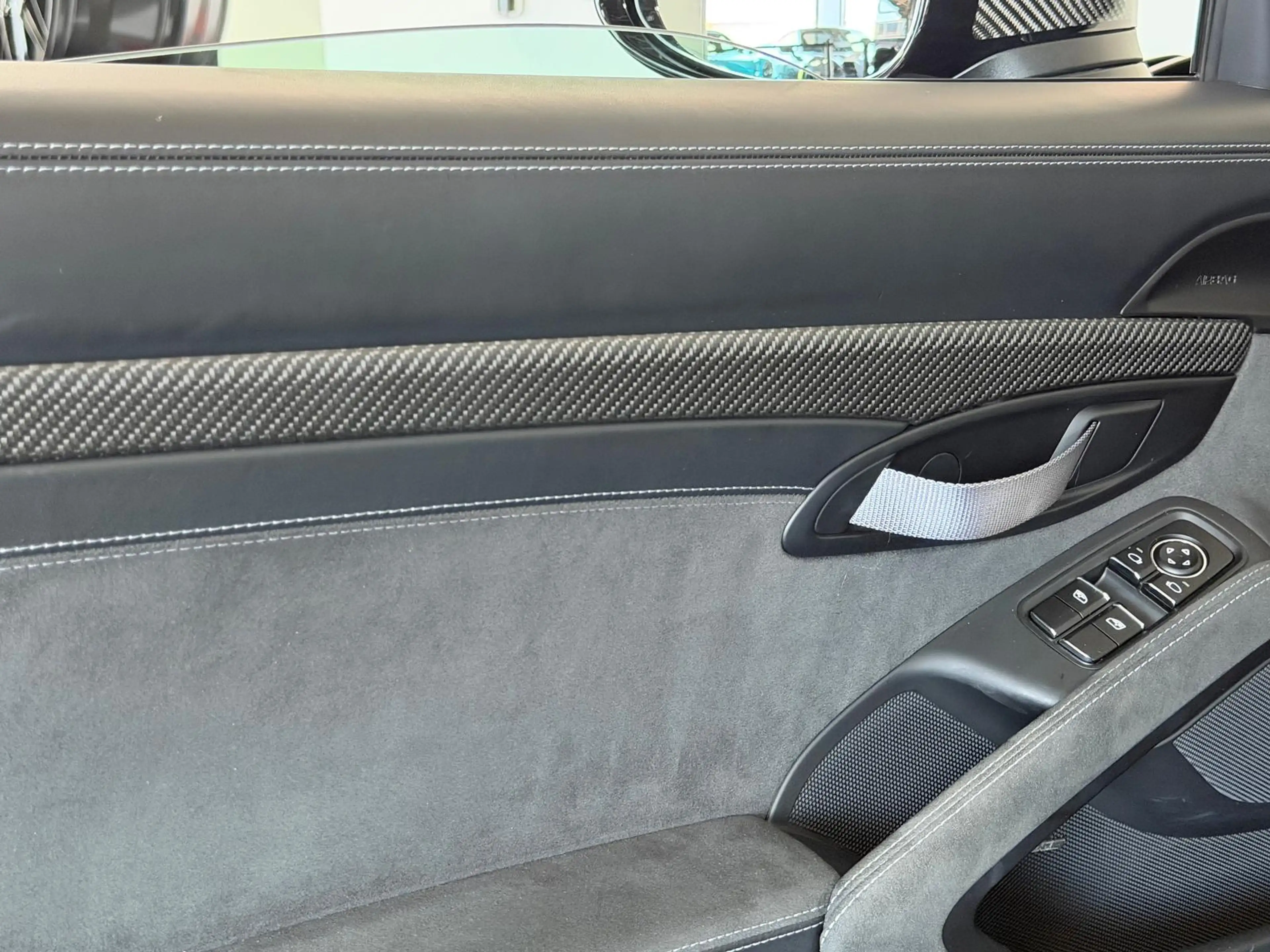 Porsche Boxster Spyder RS WEISSACH LIFT SCHALE BOSE — photo 12