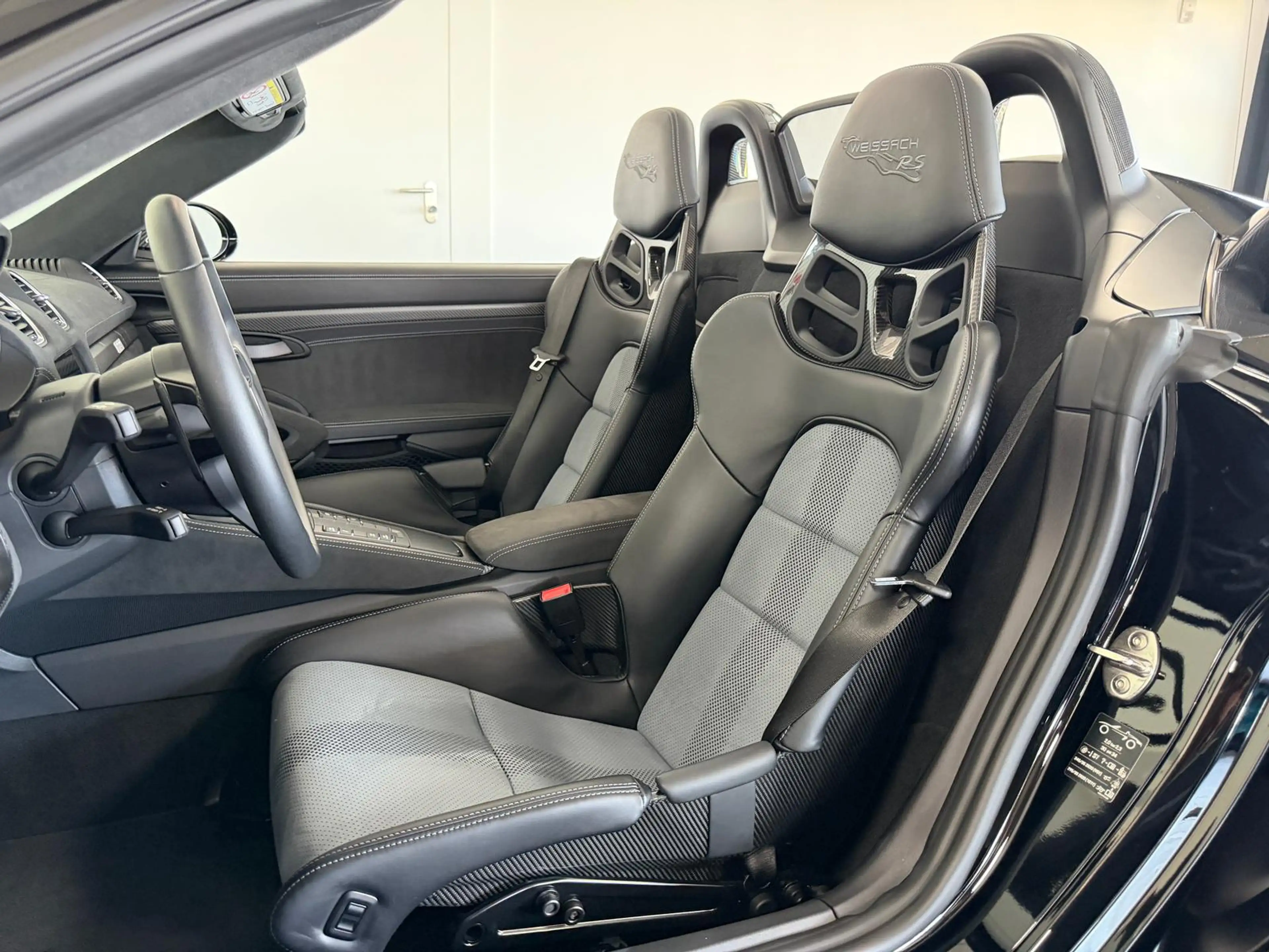 Porsche Boxster Spyder RS WEISSACH LIFT SCHALE BOSE — photo 10