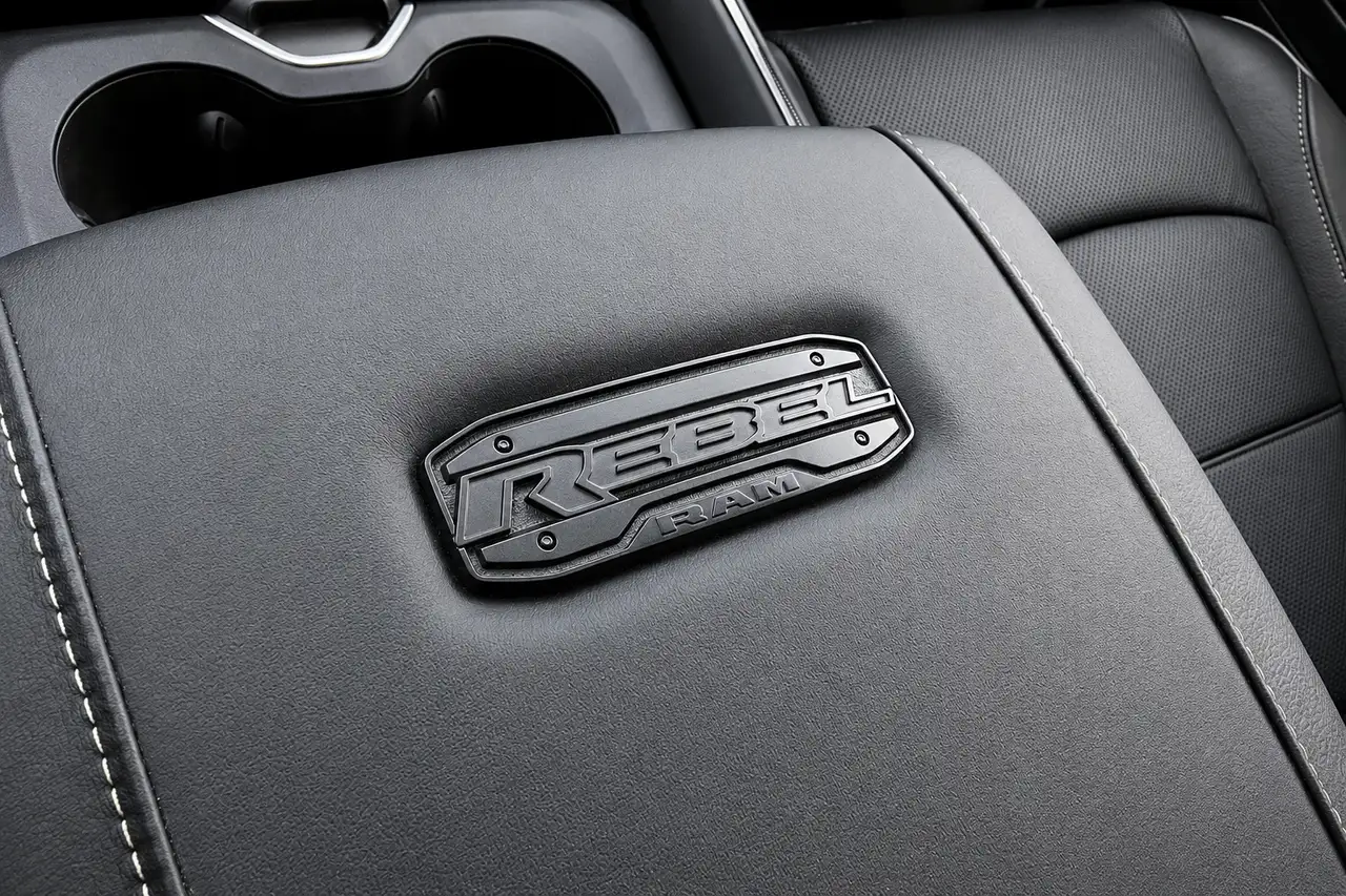 RAM 2500 снимка RAM 2500