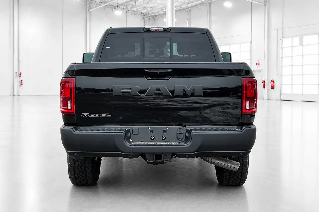 RAM 2500 снимка RAM 2500