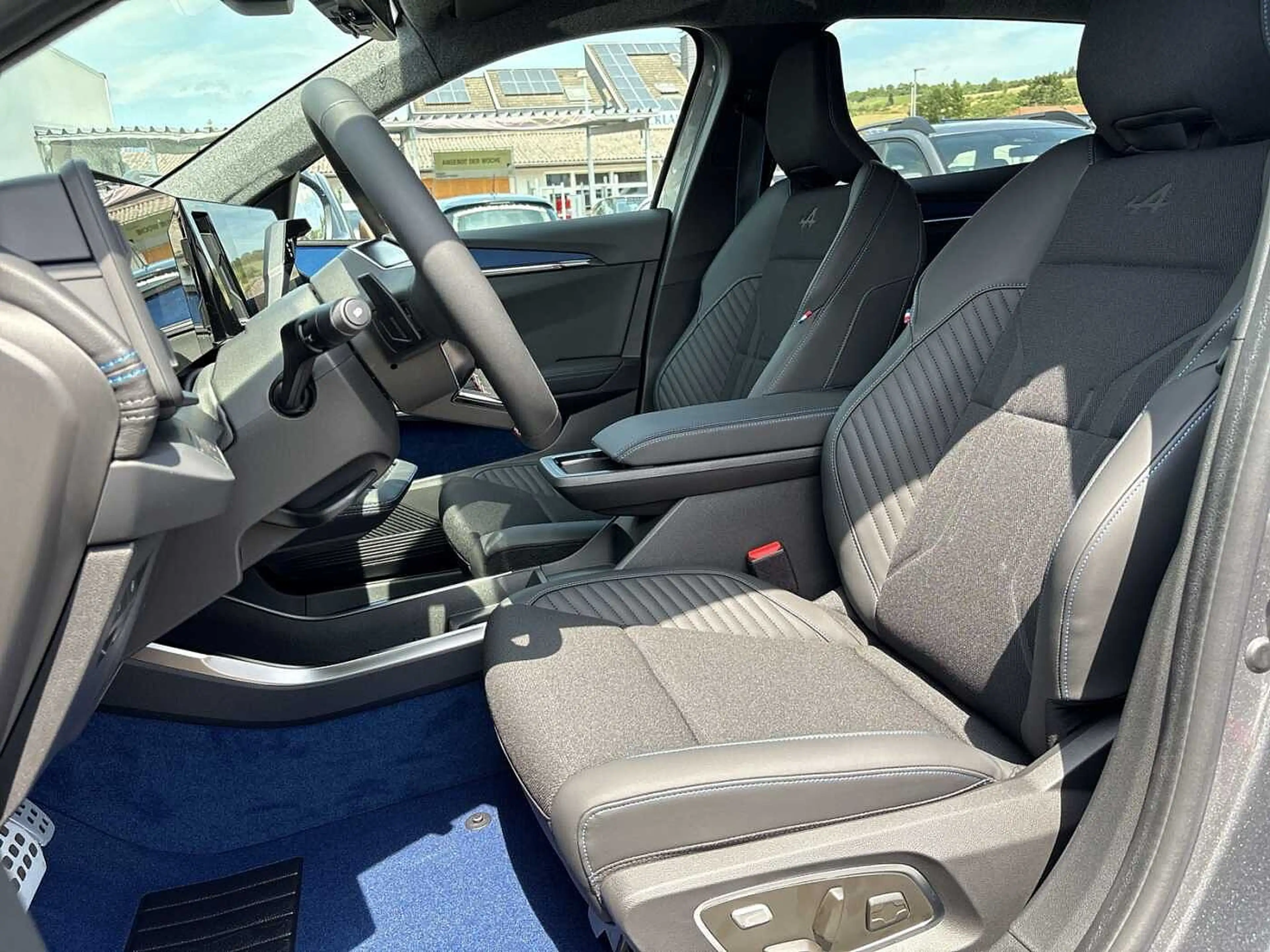 Renault Scenic E-Tech Esprit Alpine 220 — photo 4