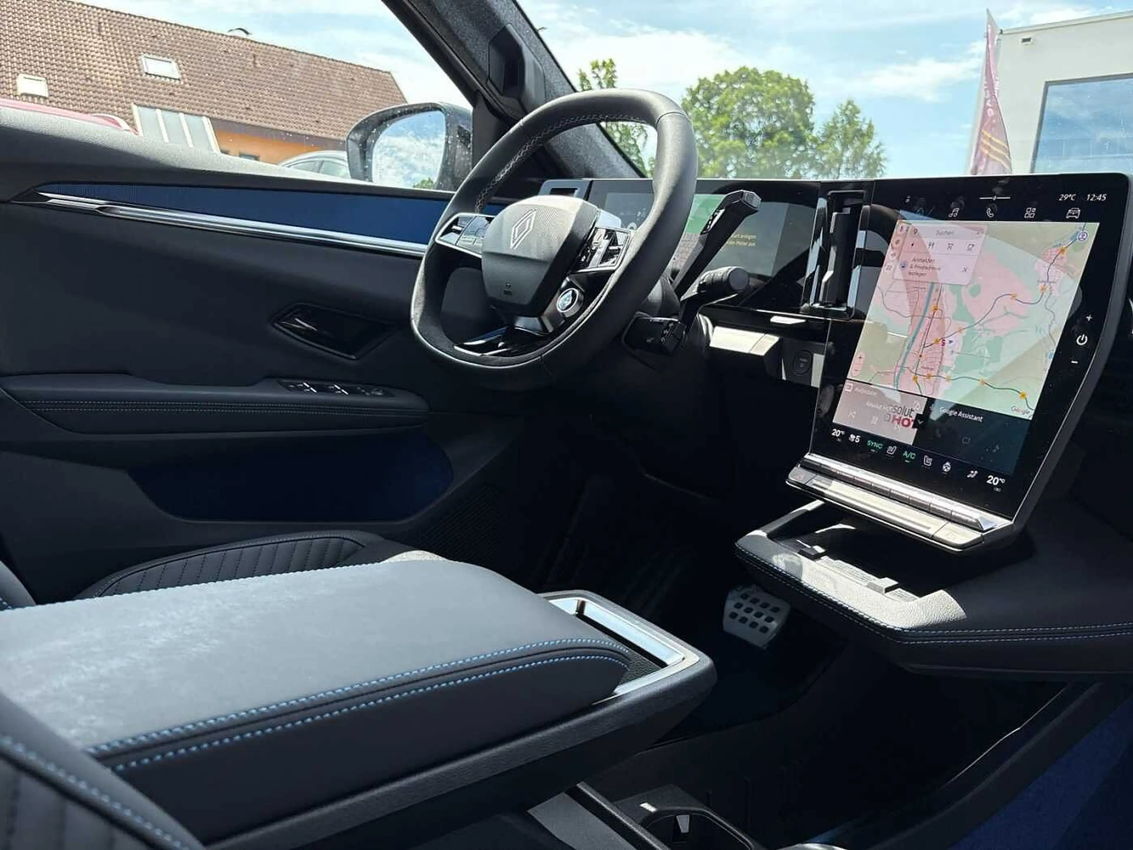 Renault Scenic E-Tech Esprit Alpine 220 — photo 11
