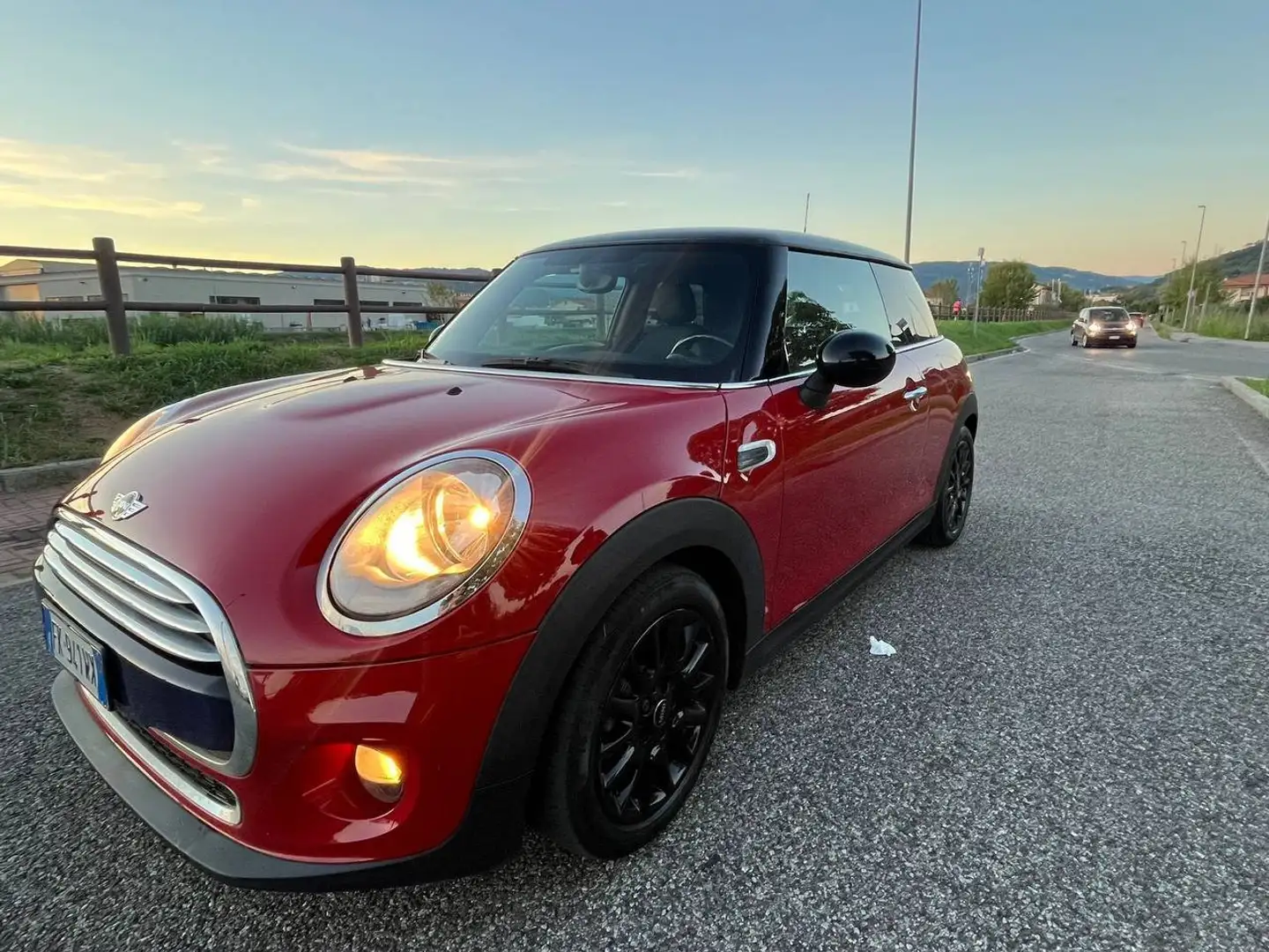 MINI Cooper D Mini IV F55-F56 2014 1.5 3p Rosso - 2