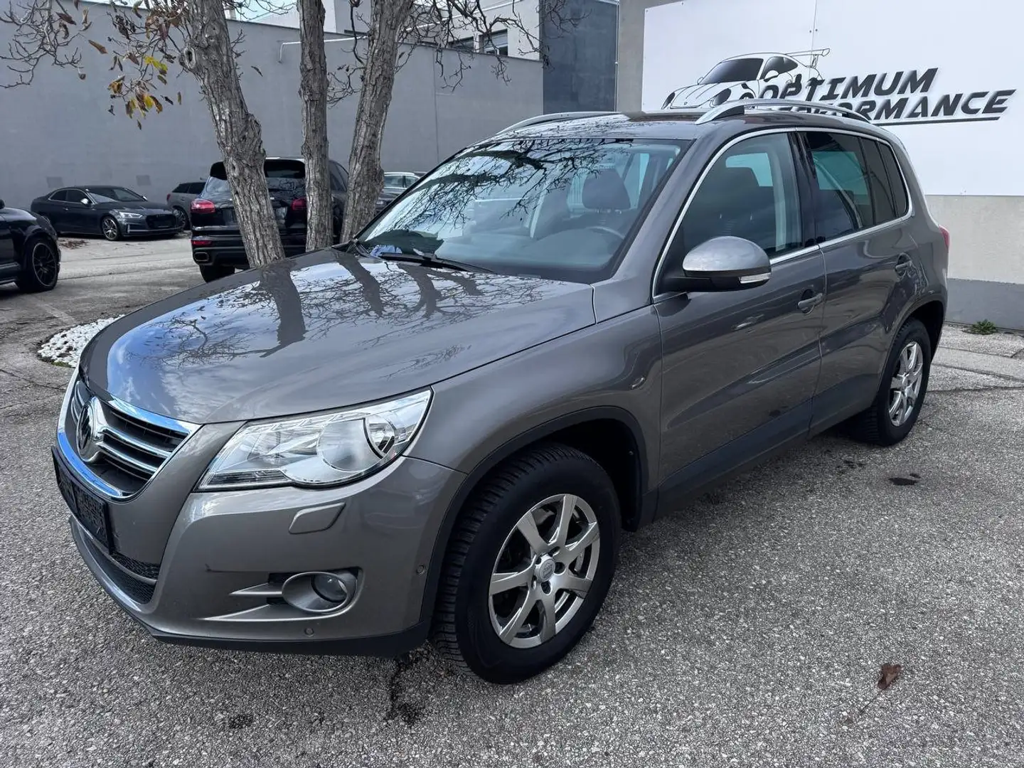 Volkswagen Tiguan Sport 1,4 TSI Grau - 1