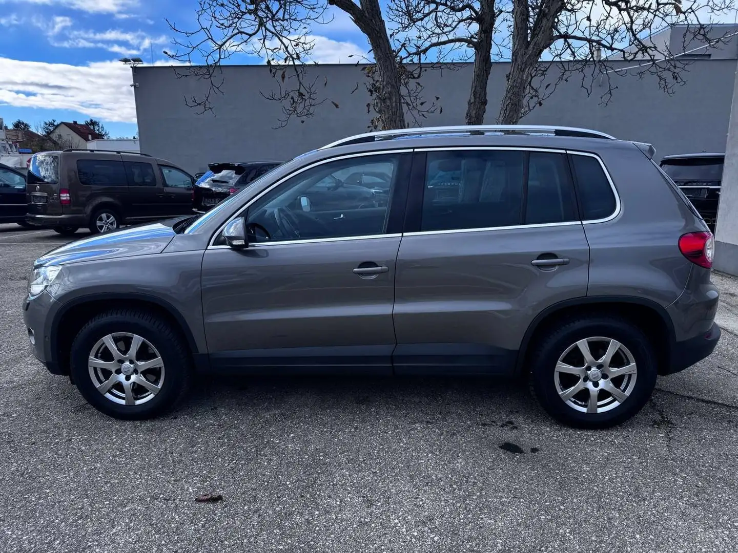 Volkswagen Tiguan Sport 1,4 TSI Grau - 2
