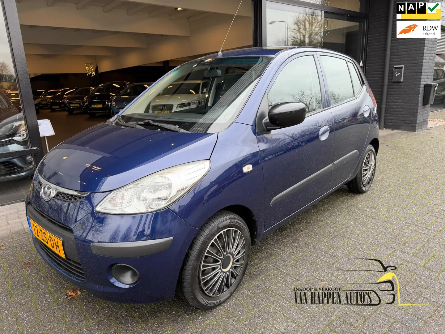 Hyundai i10 1.1 Dynamic / 62217 km / apk 12-2026 Blau - 1