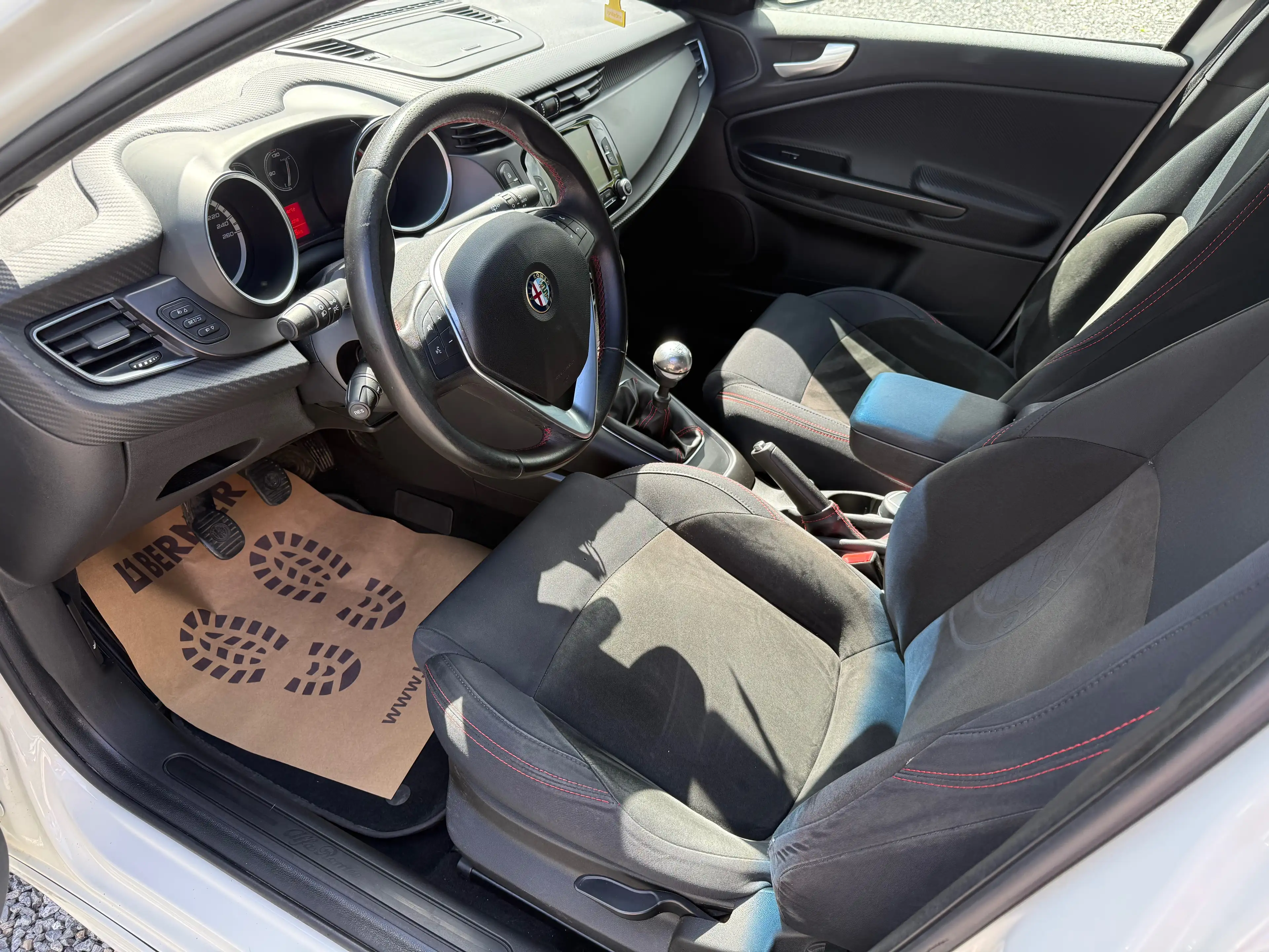 Alfa Romeo Giulietta Giulietta 1.6 JTDm Sprint — photo 8