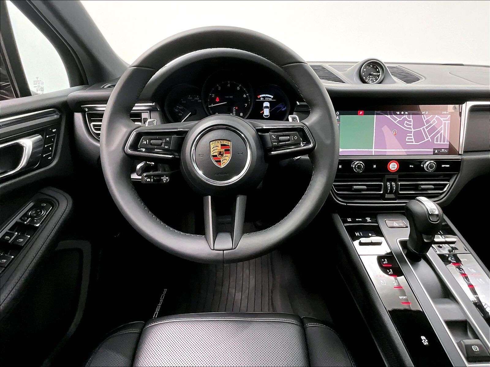 2026 Porsche Macan AWD thumb 10