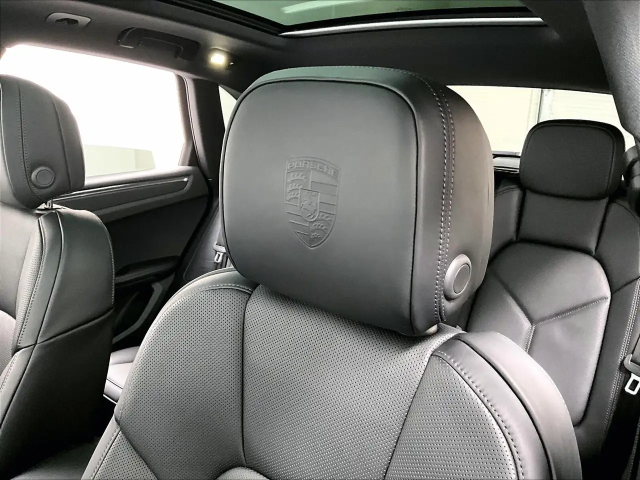 Porsche Macan снимка Porsche Macan