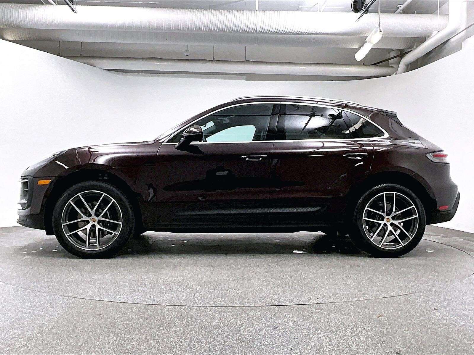 2026 Porsche Macan AWD thumb 8