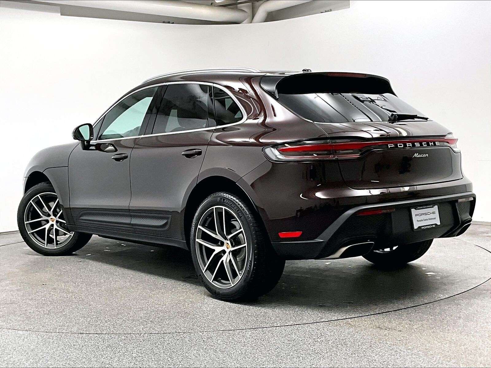 2026 Porsche Macan AWD thumb 7