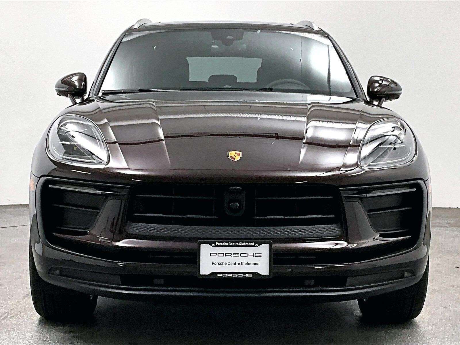 2026 Porsche Macan AWD alt 2