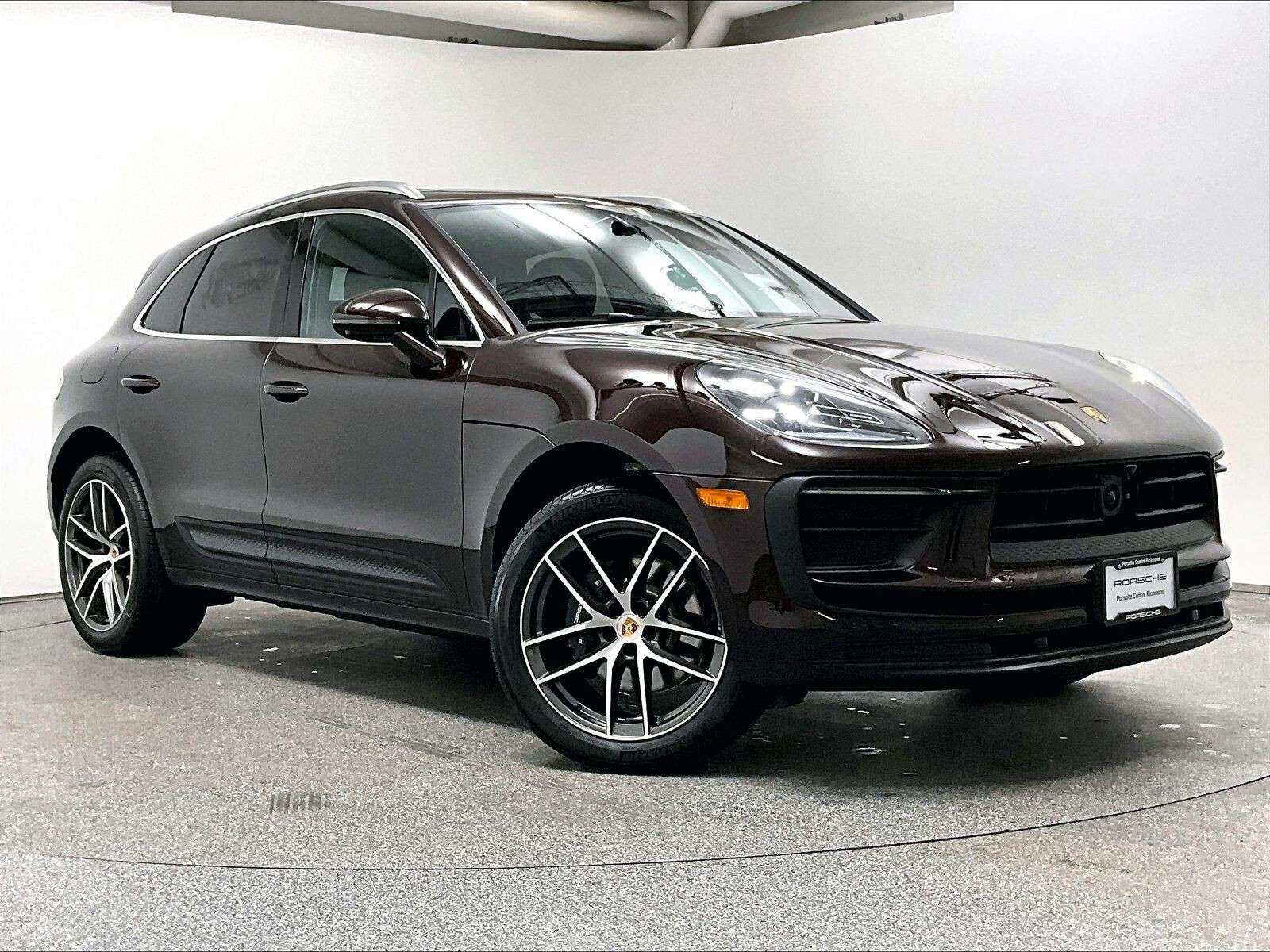 2026 Porsche Macan AWD alt 3