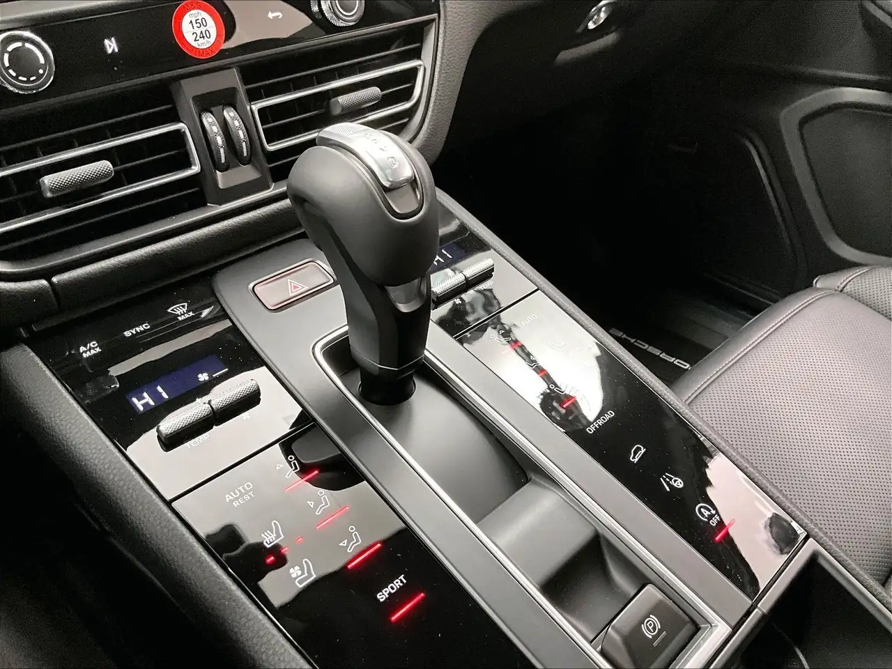 Porsche Macan снимка Porsche Macan
