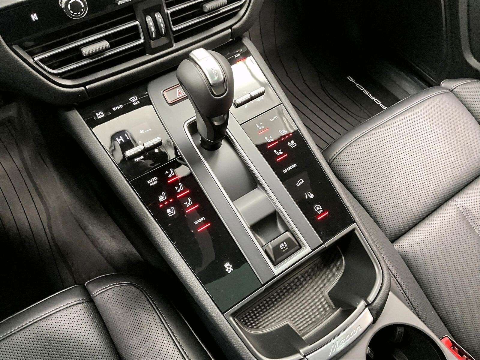 2026 Porsche Macan AWD thumb 24
