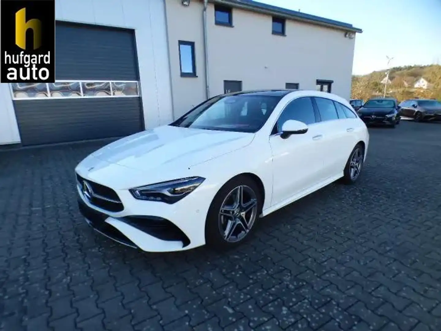 Mercedes-Benz CLA 180 Shooting Brake AMG Line Premium Panorama AHK Memo. Weiß - 1