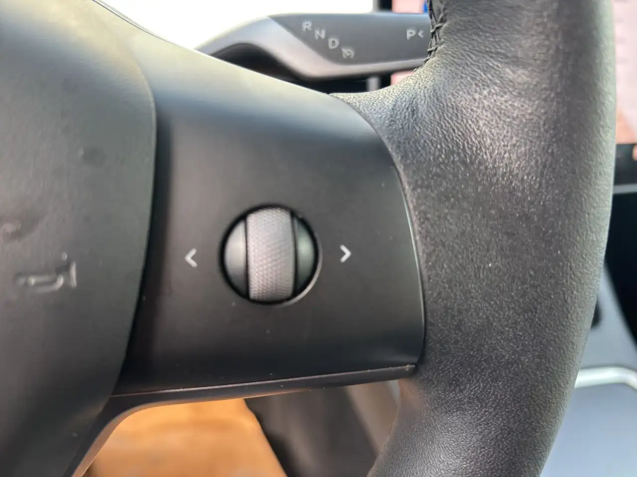Tesla Model Y снимка Tesla Model Y