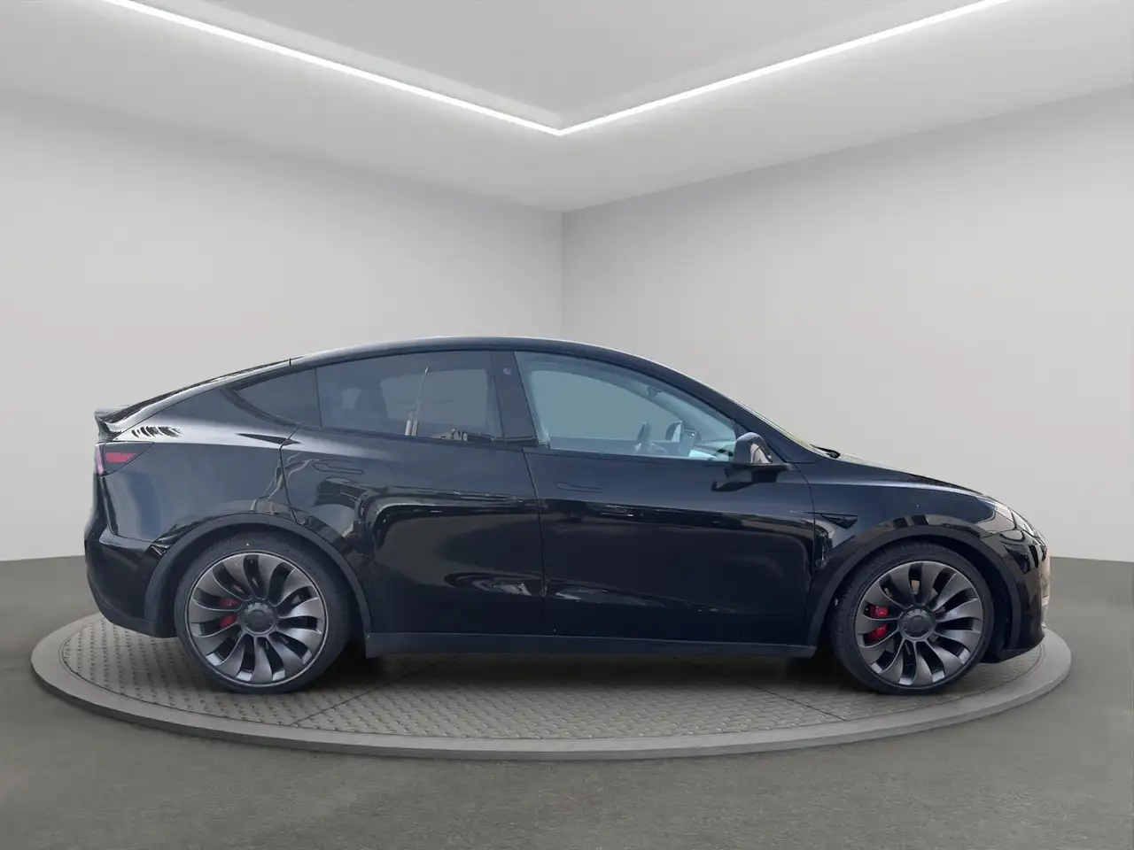 Tesla Model Y снимка Tesla Model Y