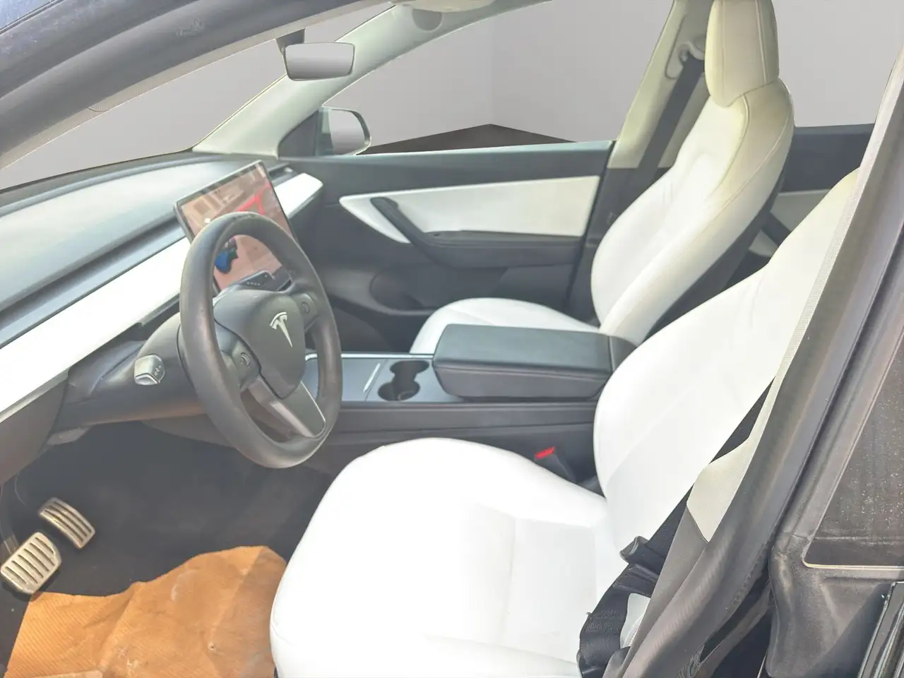 Tesla Model Y снимка Tesla Model Y