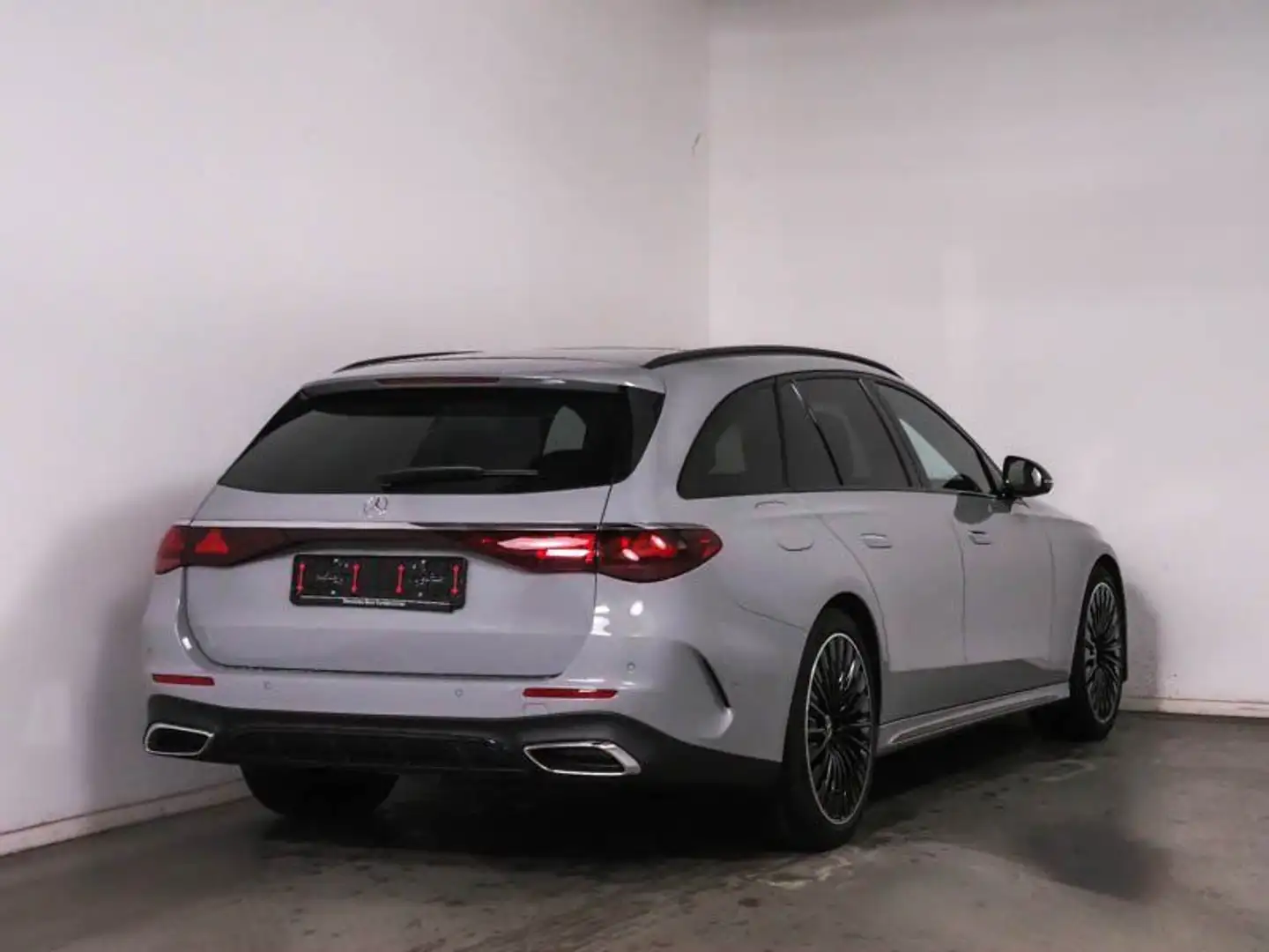 Mercedes-Benz E 200 T AMG Night-Paket Superscreen AHK DLig 20" Gris - 2