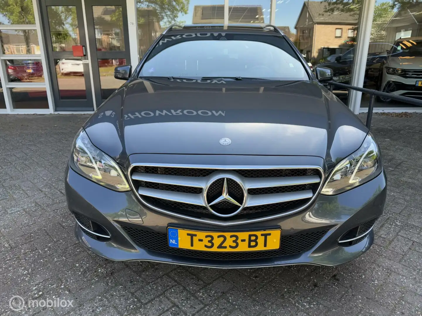 Mercedes-Benz E 250 Estate Avantgarde, Xenon, Panodak, Leer, Navi.. Grijs - 2