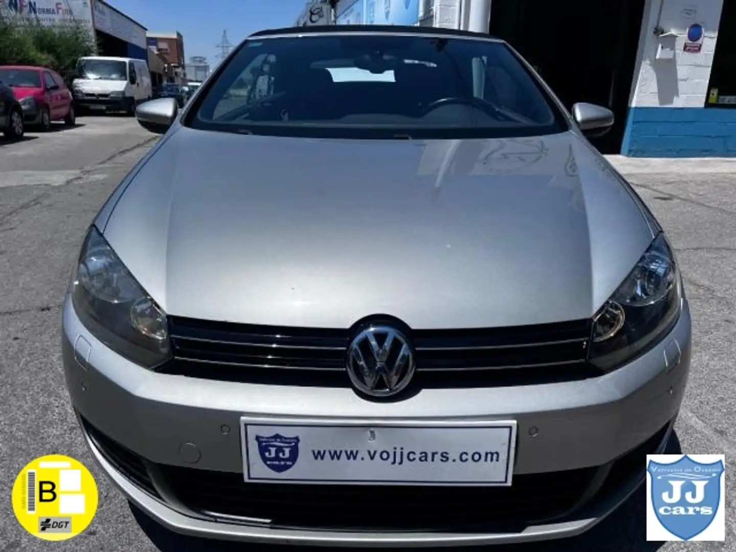 Volkswagen Golf Cabriolet 2.0 TDI BlueMotion Tech. Beige - 2