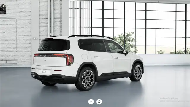 Mercedes-Benz GLB view 3