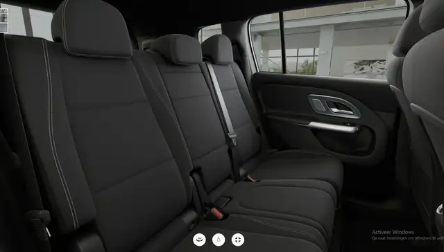 Mercedes-Benz GLB view 8