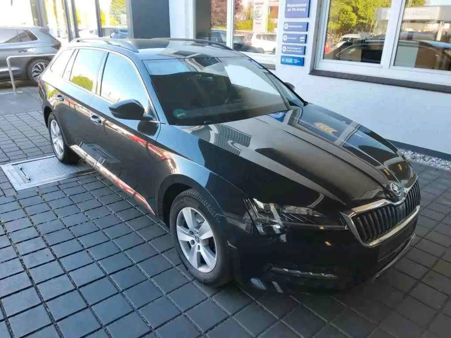 Skoda Superb 1.5 TSI DSG Combi Ambition*STANDH*AHK*LED Zwart - 2