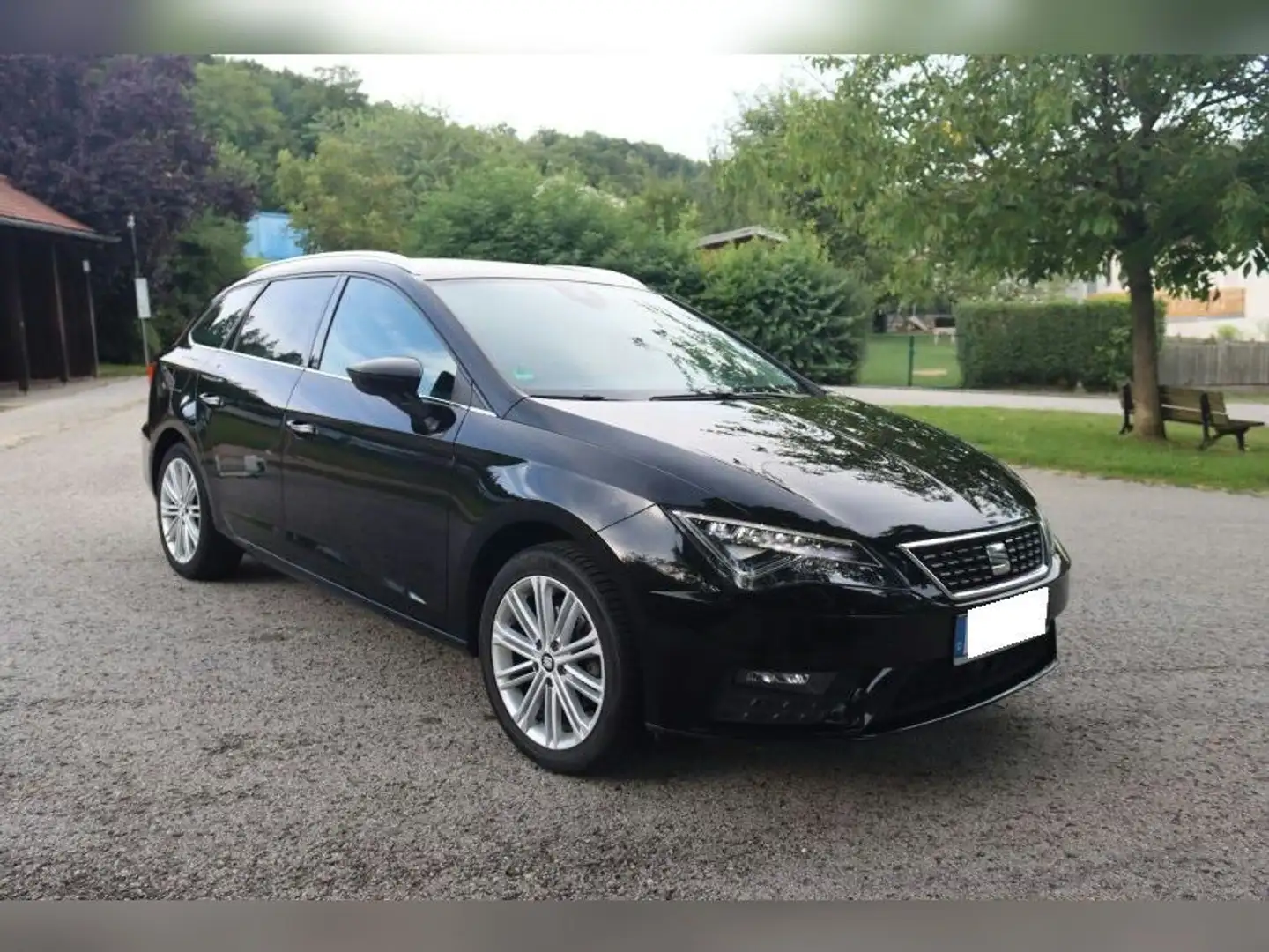 SEAT Leon Leon ST 1.4 TSI ACT Start Schwarz - 1