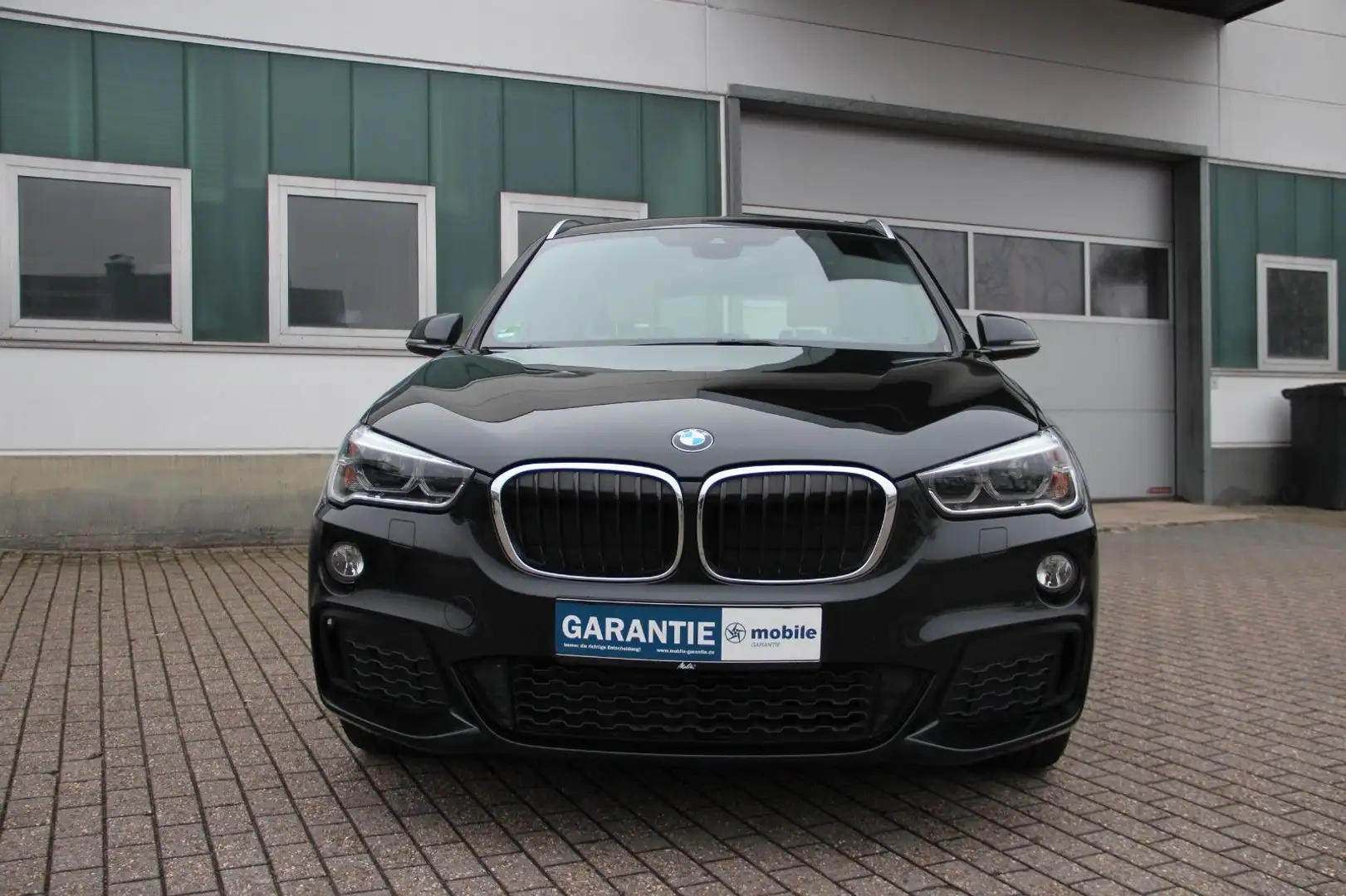 BMW X1 xDrive 20 d M Sport Shadow,HUD, LED, Pano,RFK Schwarz - 1