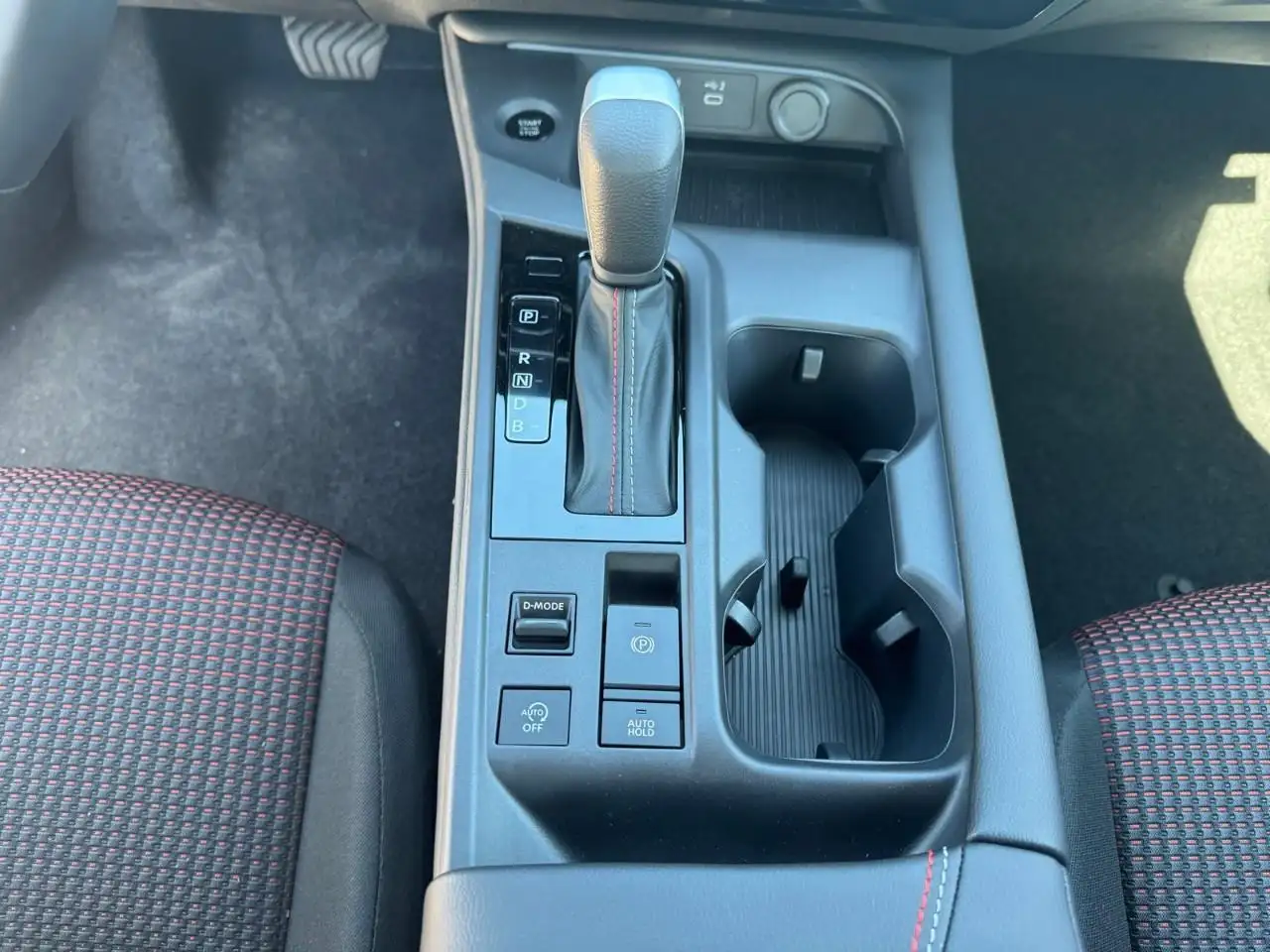 Nissan Sentra снимка Nissan Sentra