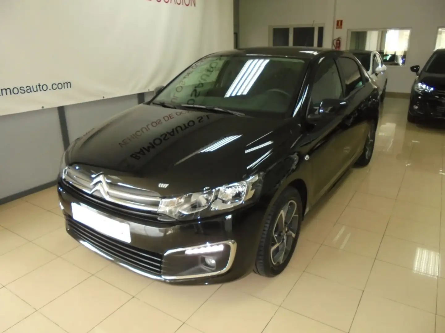 Citroen C-Elysée 1.2 PureTech Shine 82 Negro - 2
