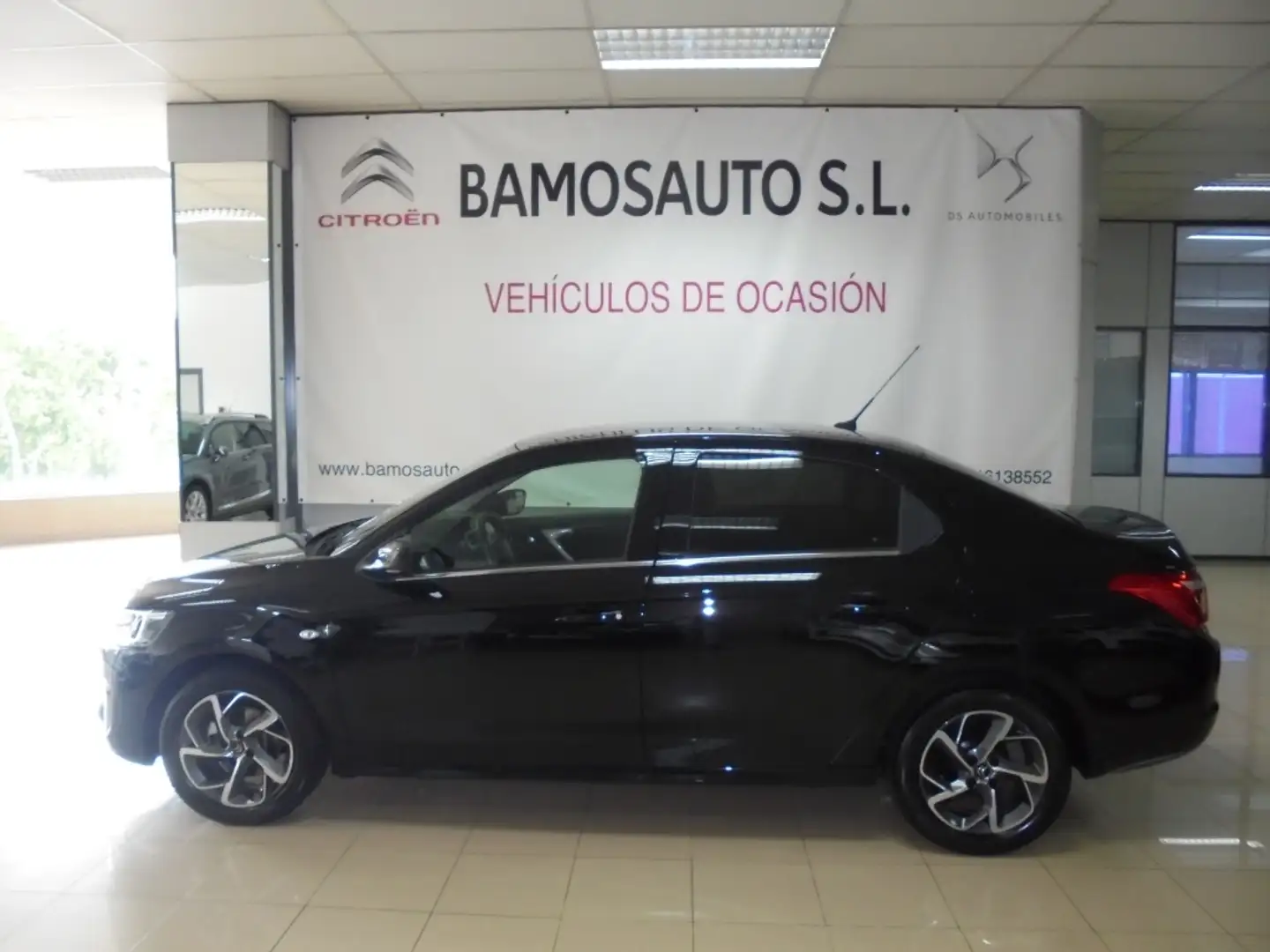 Citroen C-Elysée 1.2 PureTech Shine 82 Negro - 1