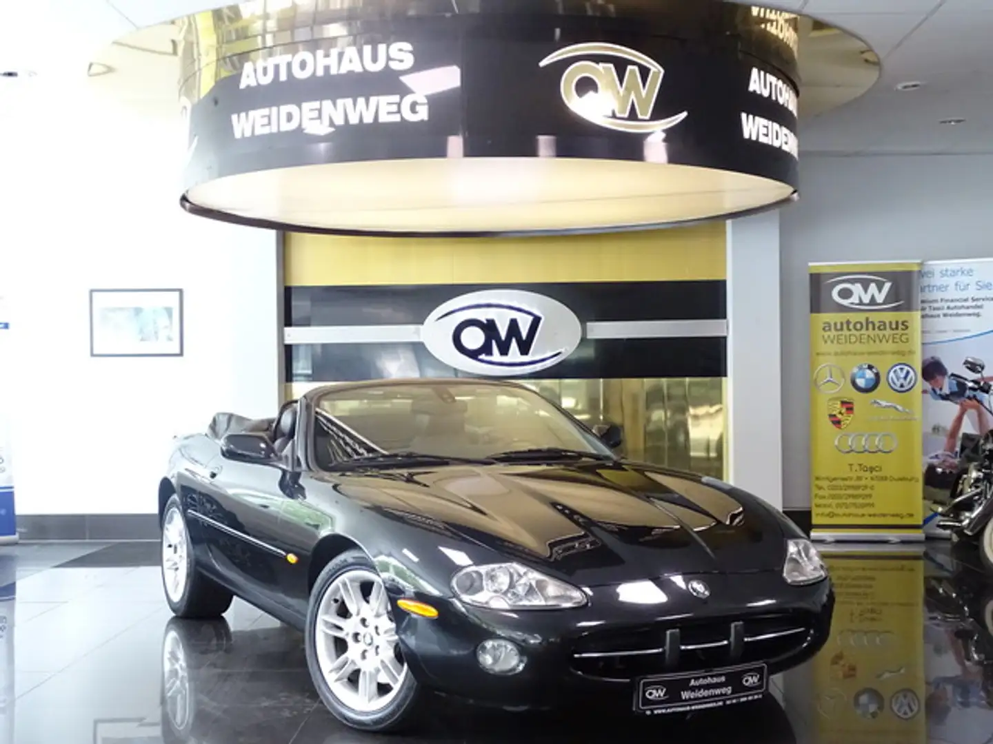 Jaguar XK8 Cabriolet 4.0 V8 DeutschesFhzg erst 114909KM Schwarz - 1