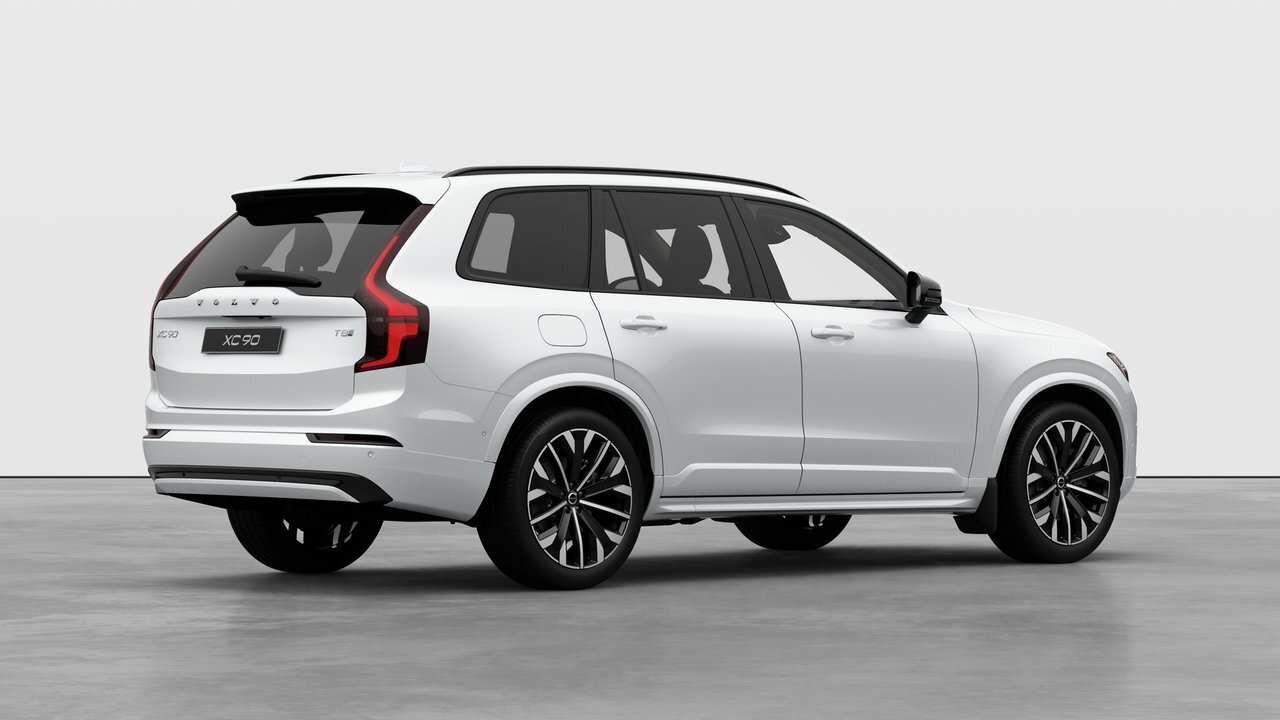 2026 Volvo XC90 T8 AWD Plus Dark Theme 7-Seater alt 4