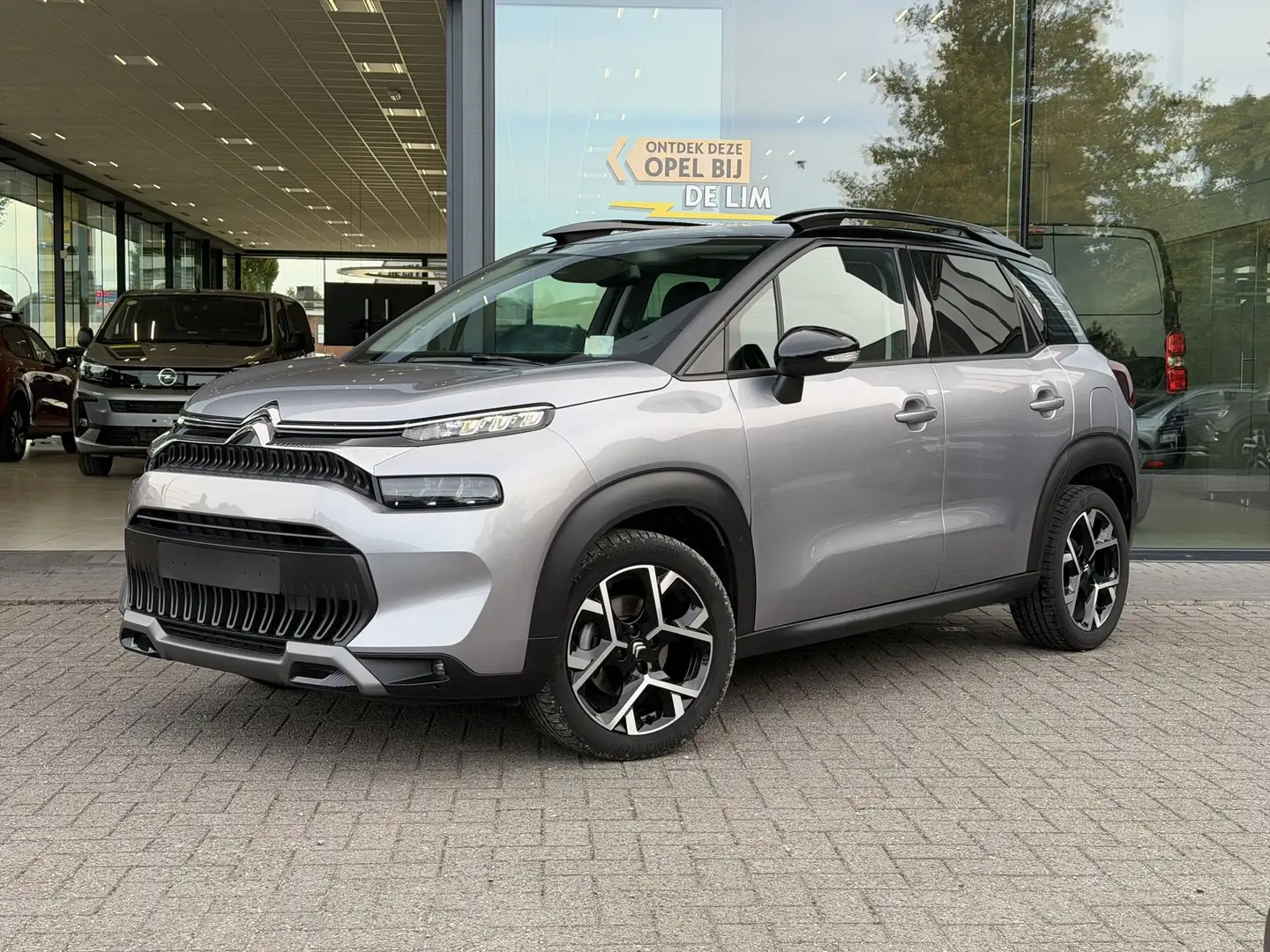 Citroen C3 Aircross MAX 1.2T *Navi*CarPlay*Camera*Keyless*HUD* Grijs - 1