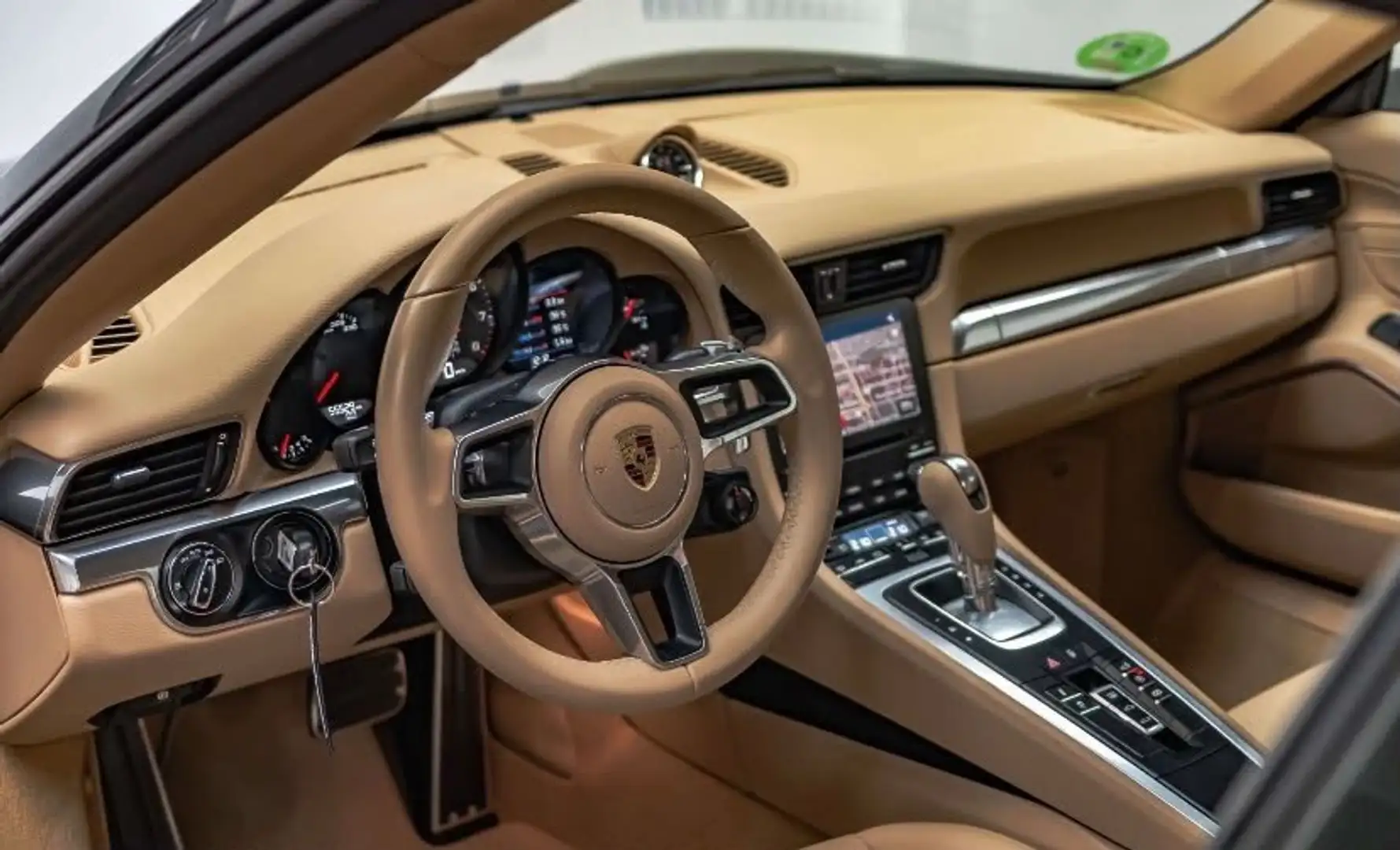 Porsche 992 Carrera 4S - 2