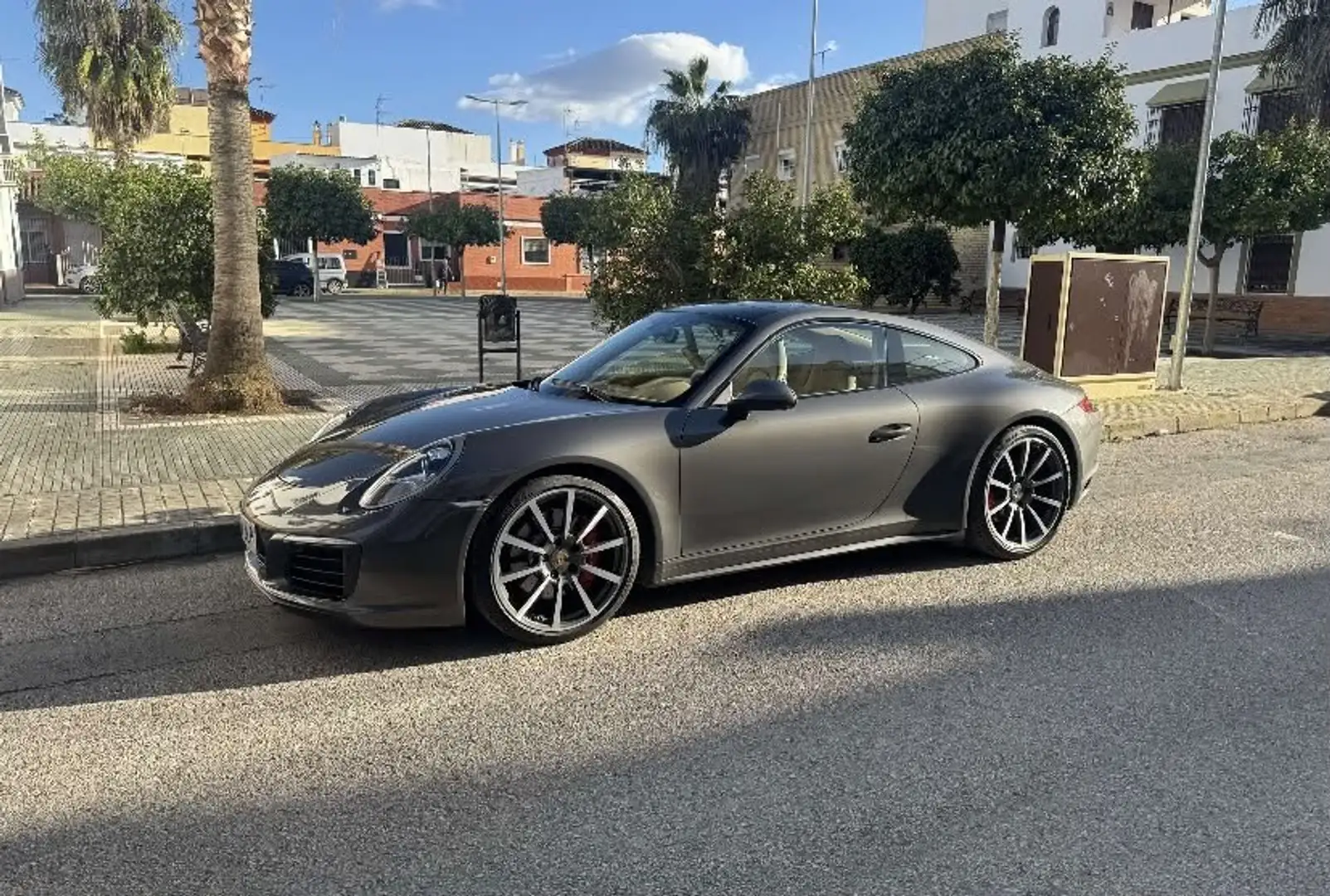 Porsche 992 Carrera 4S - 1