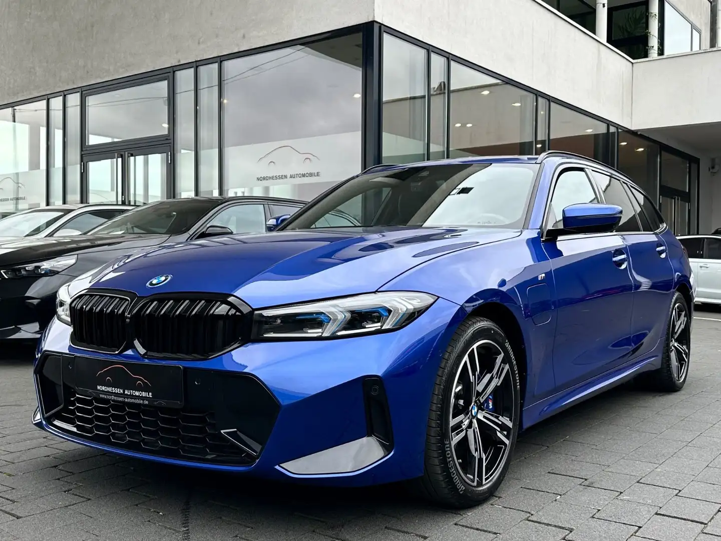 BMW 330 e Touring M Sport | Panorama | AHK | Head-Up Bleu - 1