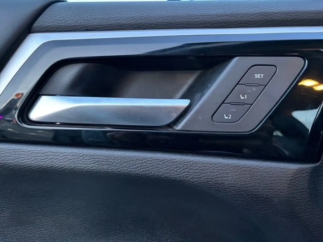 Mitsubishi Outlander снимка Mitsubishi Outlander