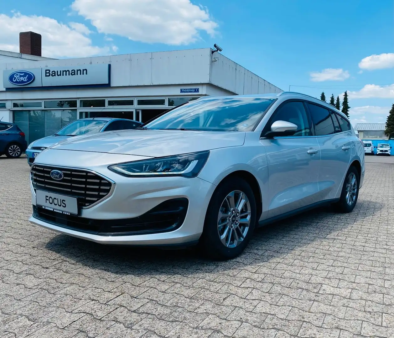 Ford Focus Turnier*Automatik*Navi*TWA*u.v.m.* Silber - 1