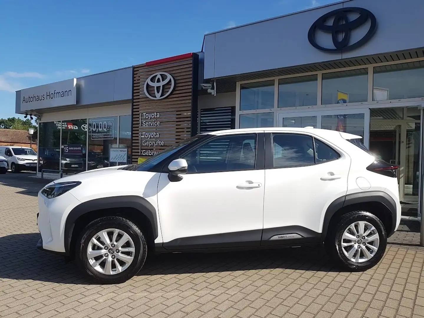 Toyota Yaris Cross 1,5-Hybrid 4x2 *Comfort* Weiß - 2