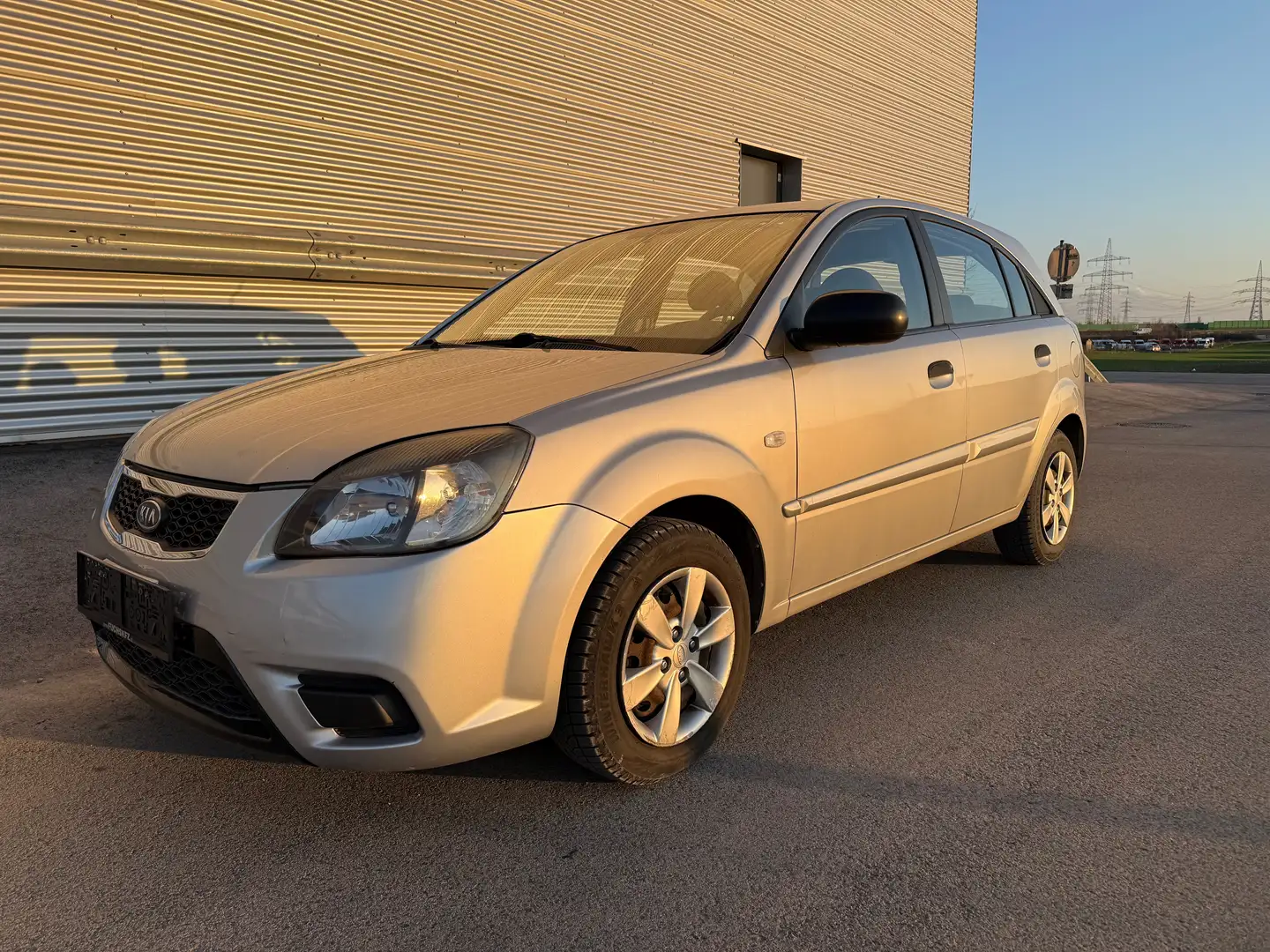 Kia Rio 1,4i Cool ID:89 Grau - 2