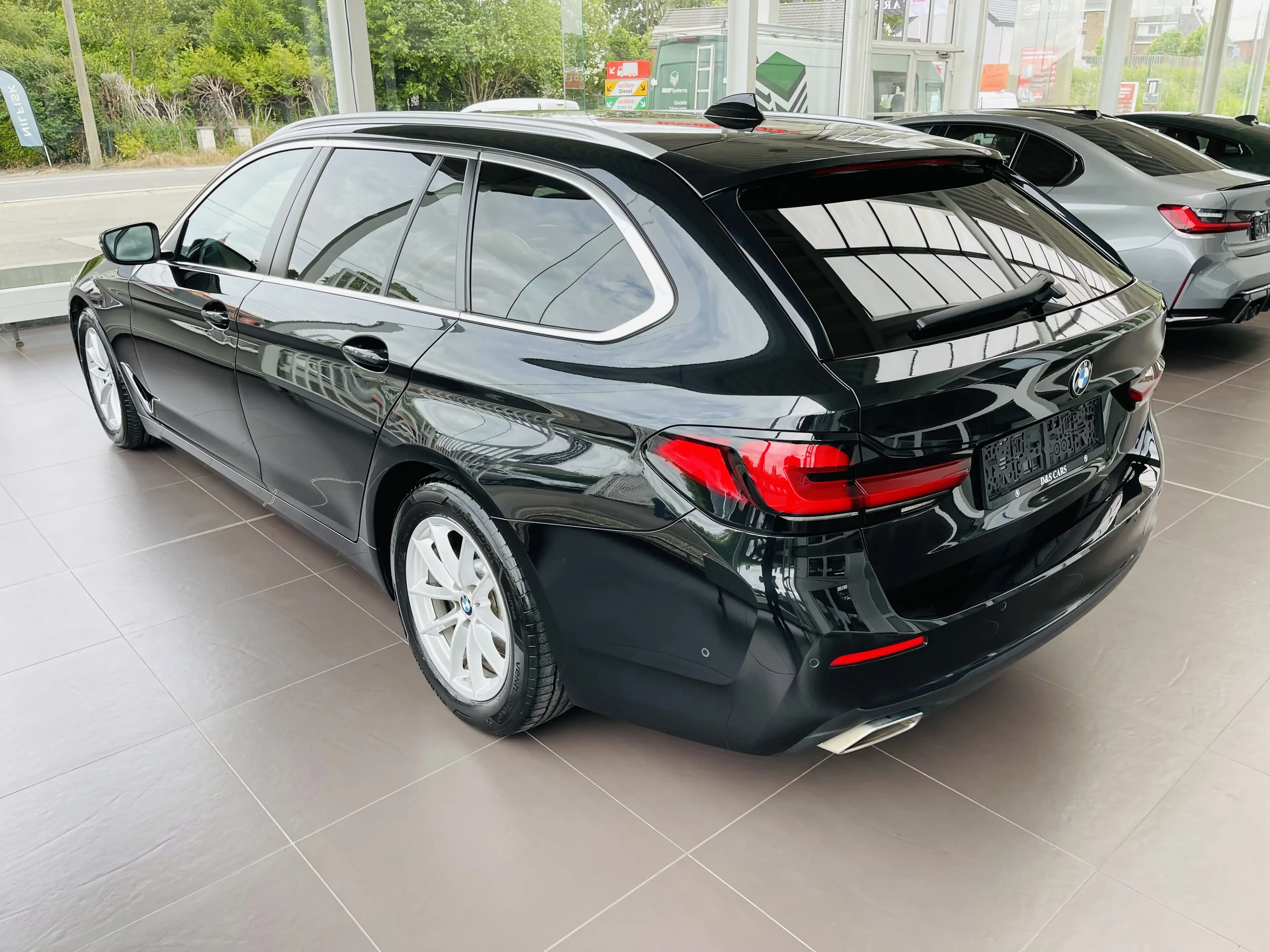 BMW 518 dA MHEV *** GARANTIE + NEW LIFT + COCKPIT + LED + GPS PRO + CUIR *** — photo 8