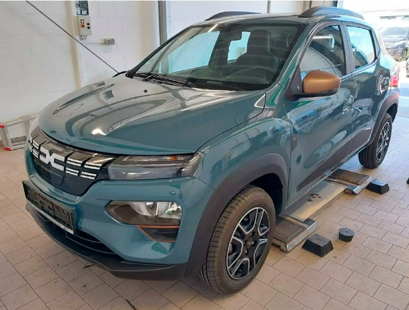 Dacia Spring Electric Extreme 65 Navi - Kamera Grau - 1