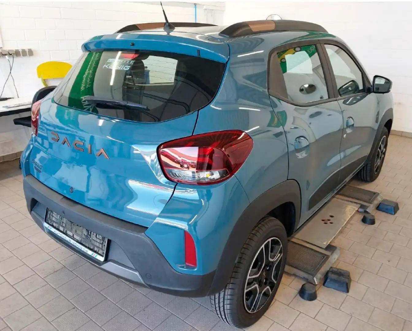 Dacia Spring Electric Extreme 65 Navi - Kamera Grau - 2