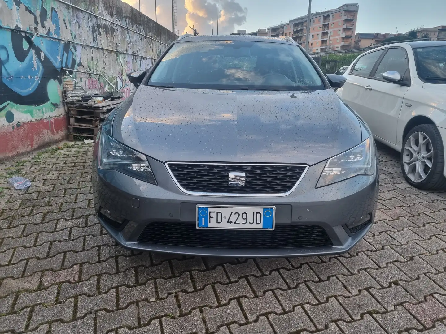 SEAT Leon Leon ST 1.6 tdi cr Connect s Grigio - 1