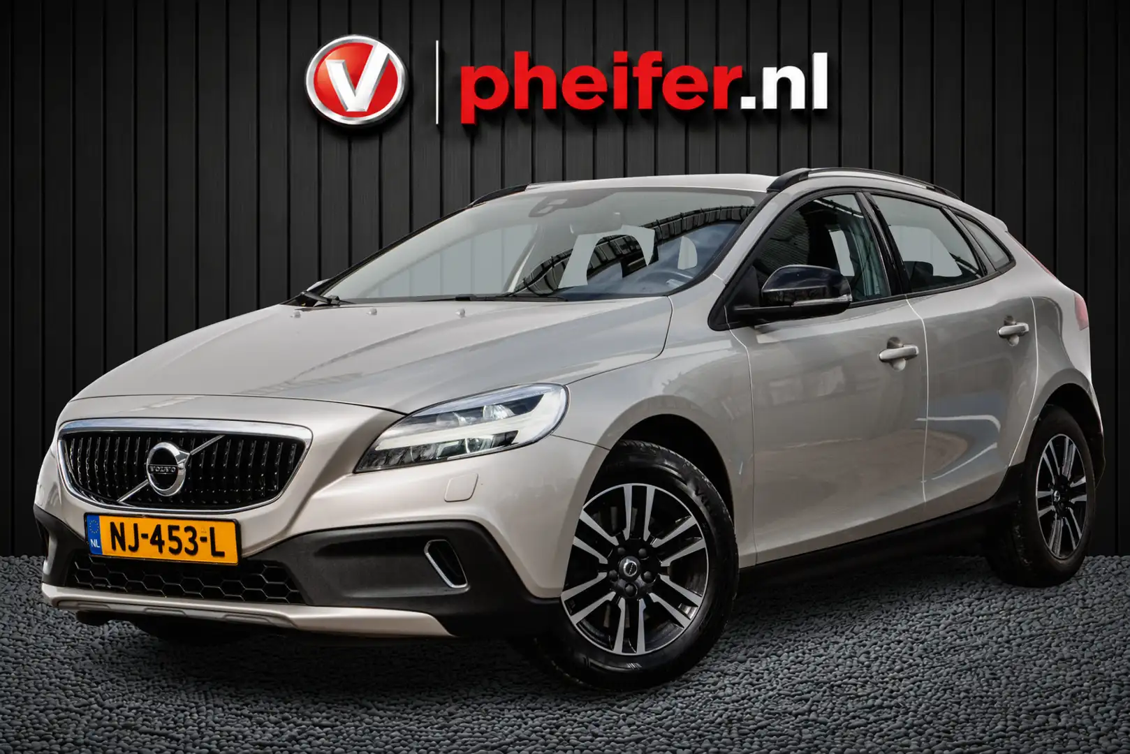 Volvo V40 Cross Country 2.0 D2 Nordic+ Trekhaak/ Stoelverwarming/ Standkac Grau - 1